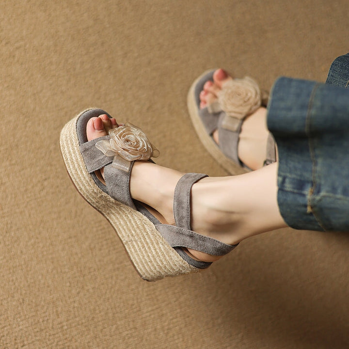  Sandals 