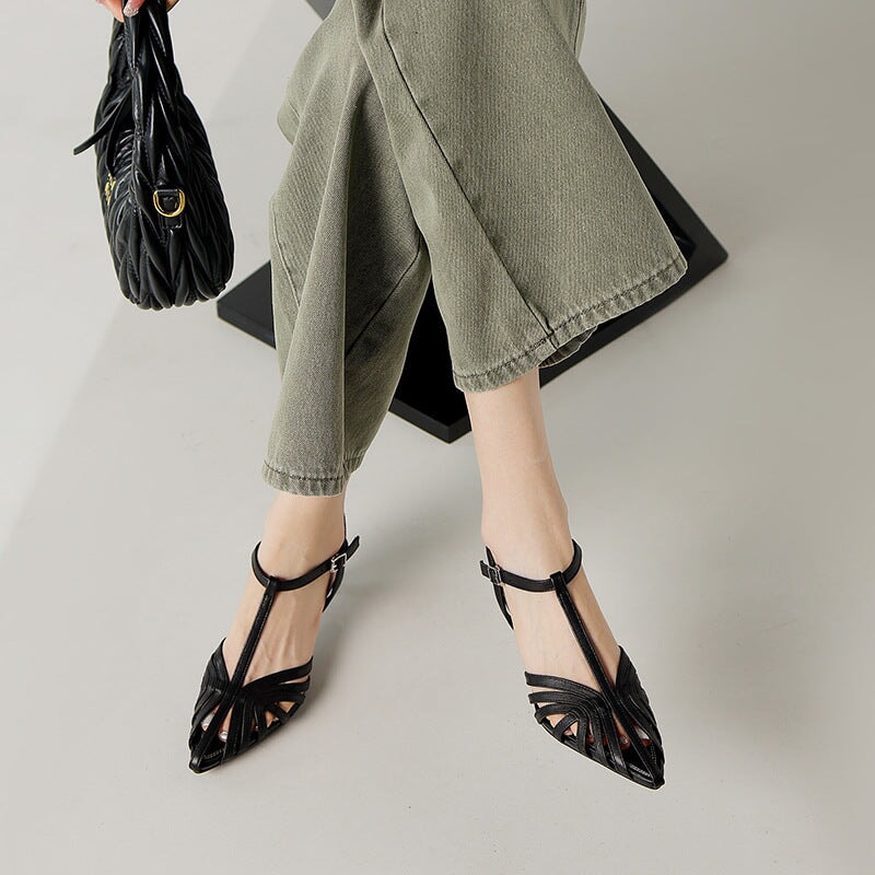  Sandals 