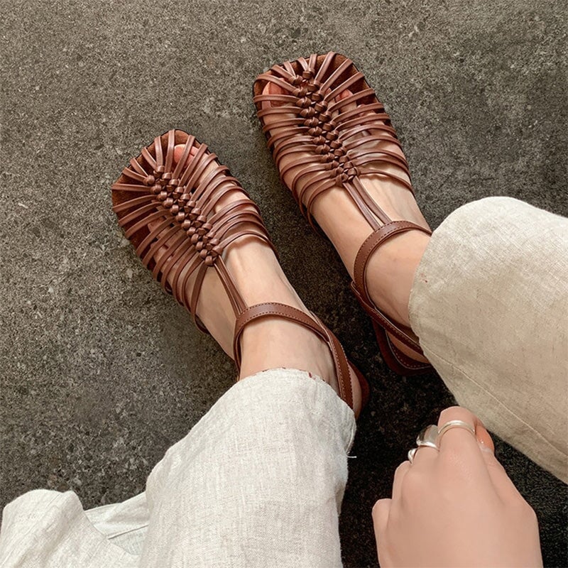  Sandals 
