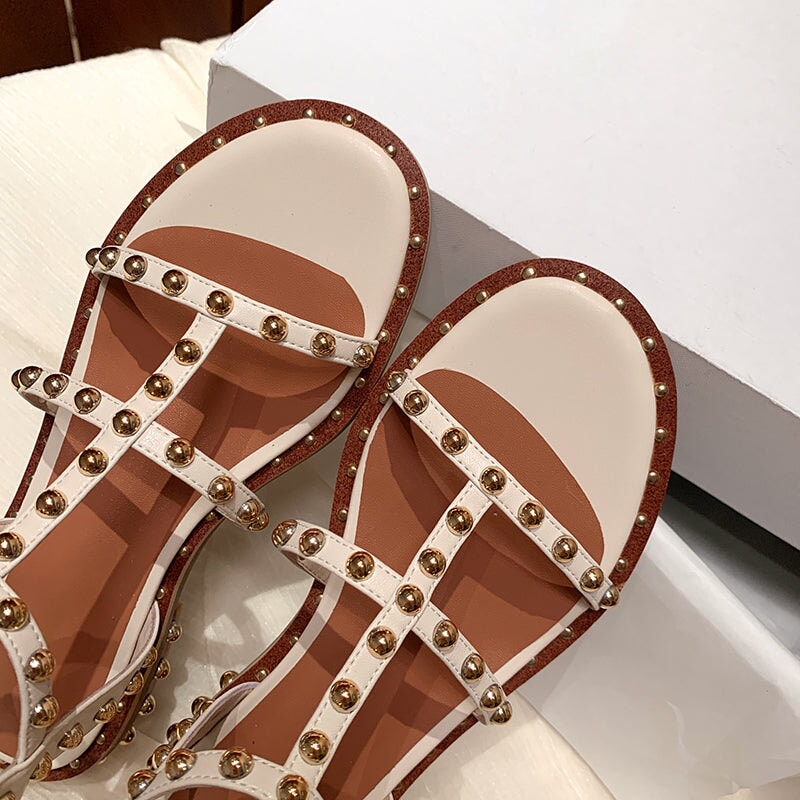  Sandals 