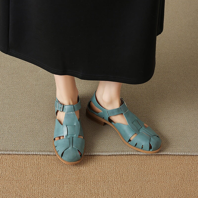  Sandals 