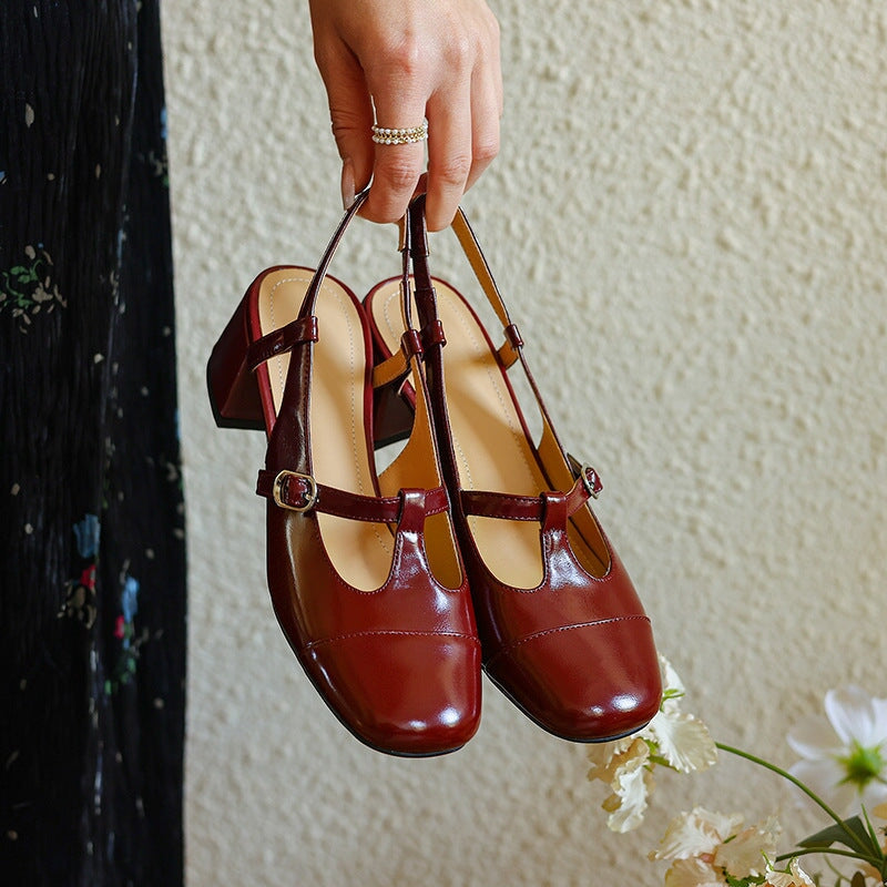  Sandals 