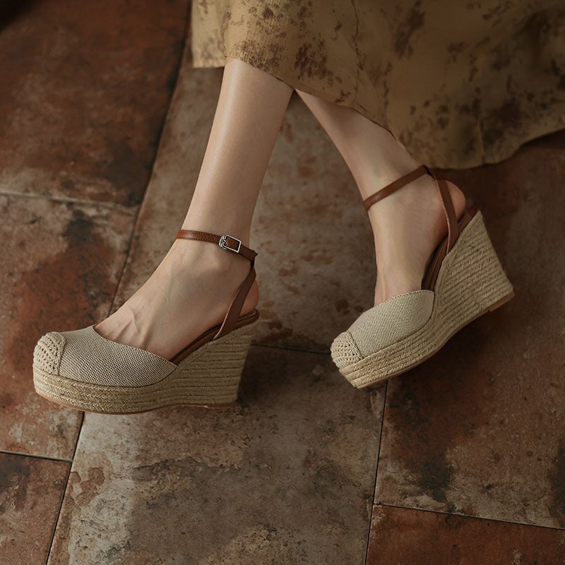  Sandals 