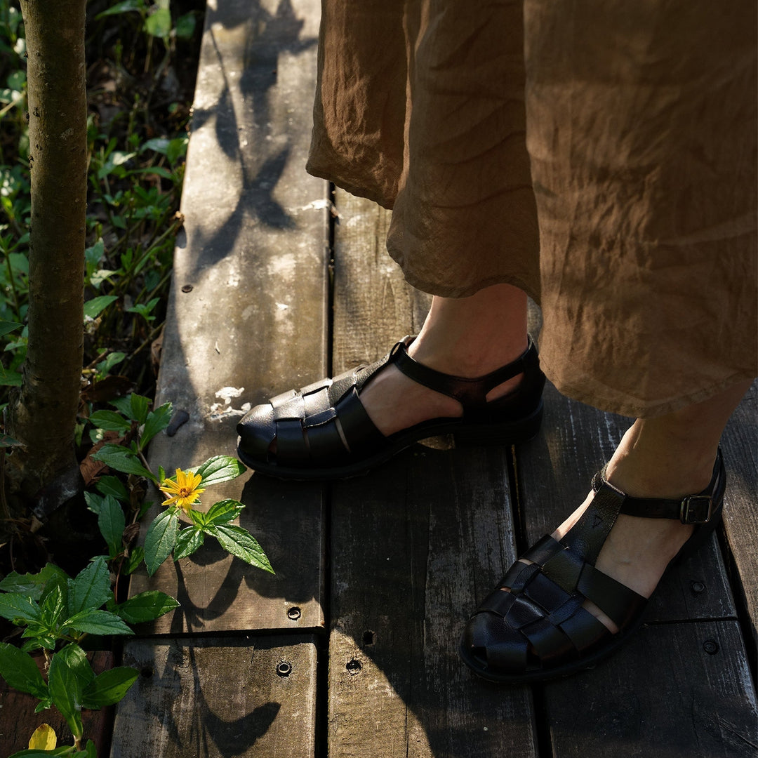  Sandals 
