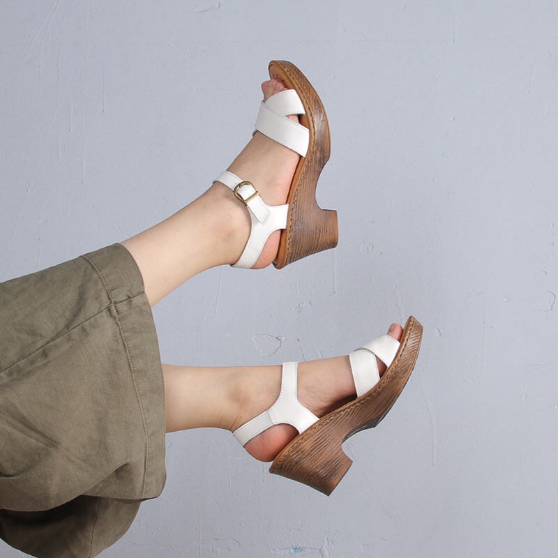  Sandals 
