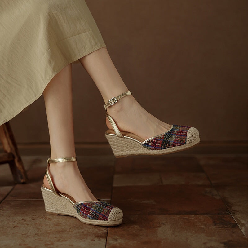  Sandals 