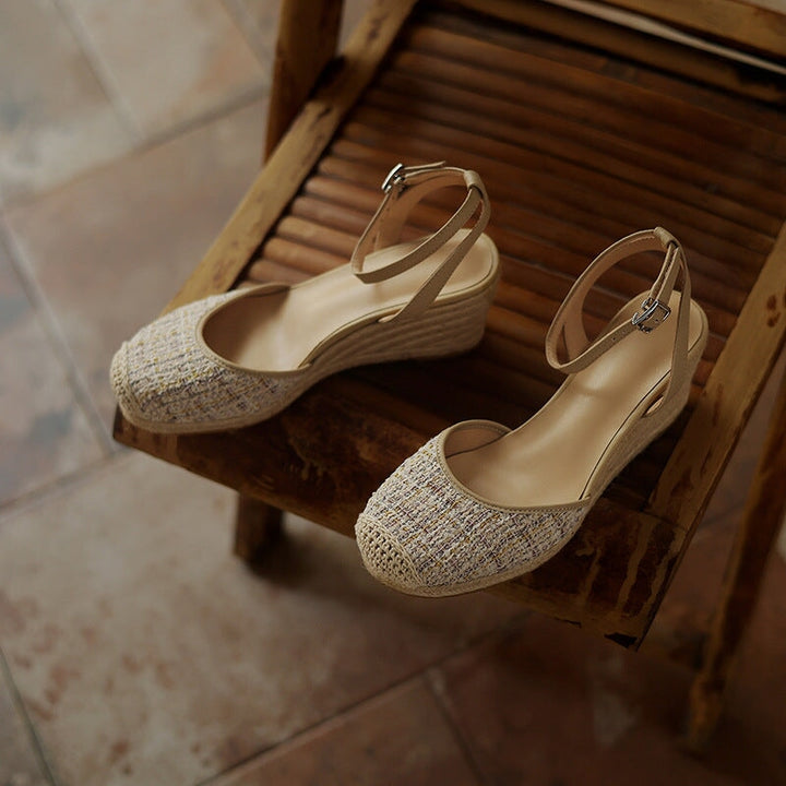  Sandals 