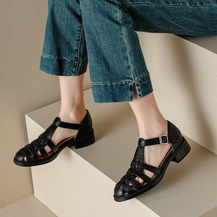  Sandals 
