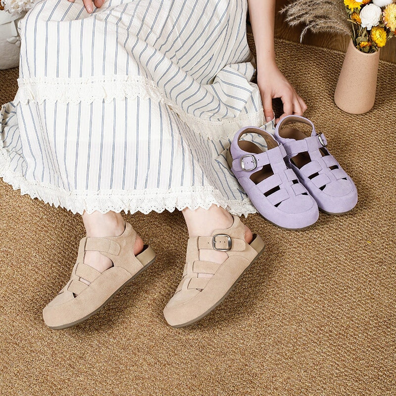  Sandals 
