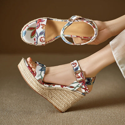  Sandals 