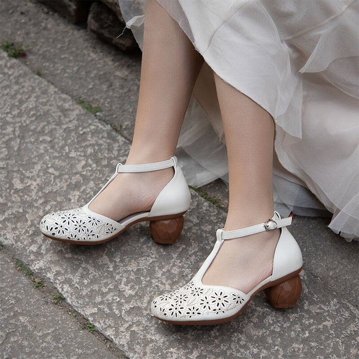  Sandals 