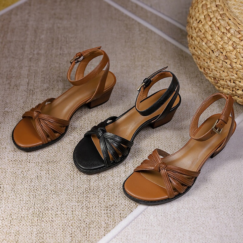  Sandals 