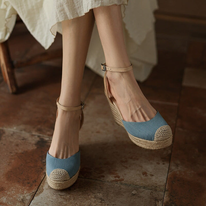  Sandals 