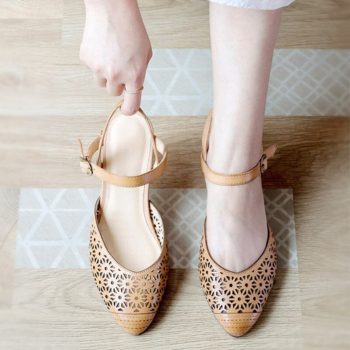  Sandals 