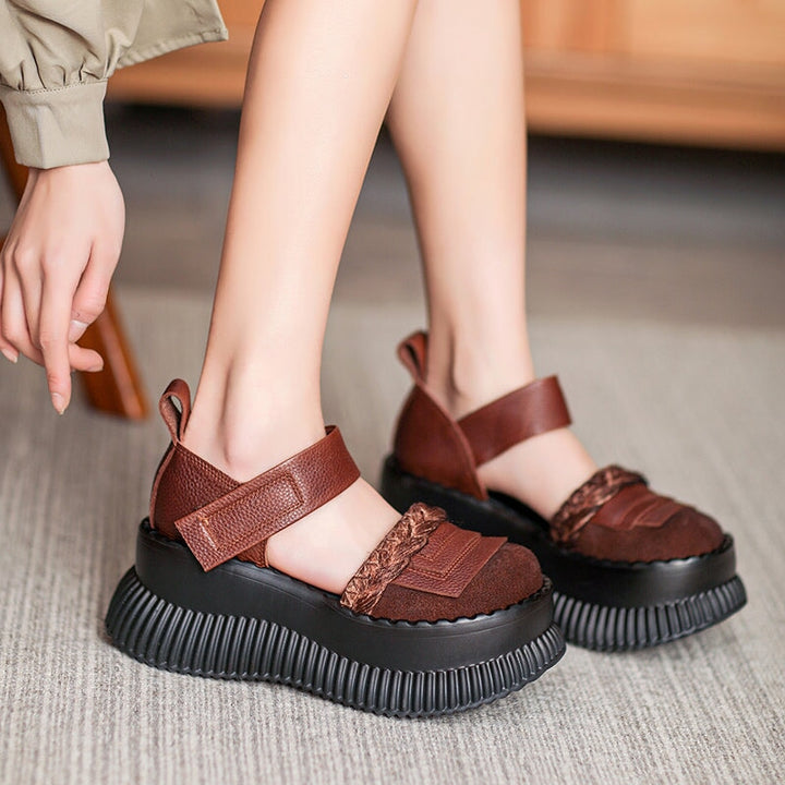  Sandals 