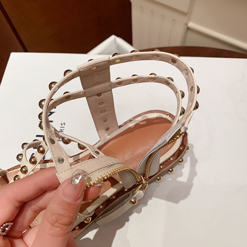  Sandals 