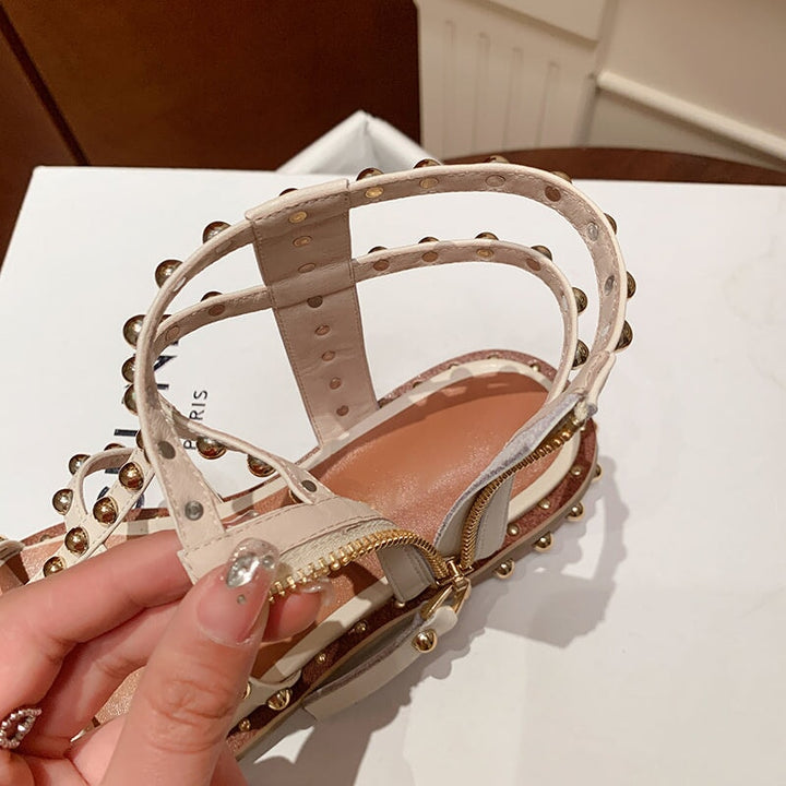  Sandals 