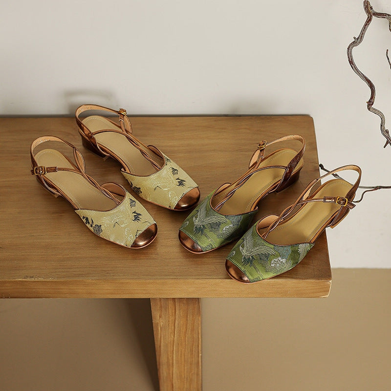  Sandals 