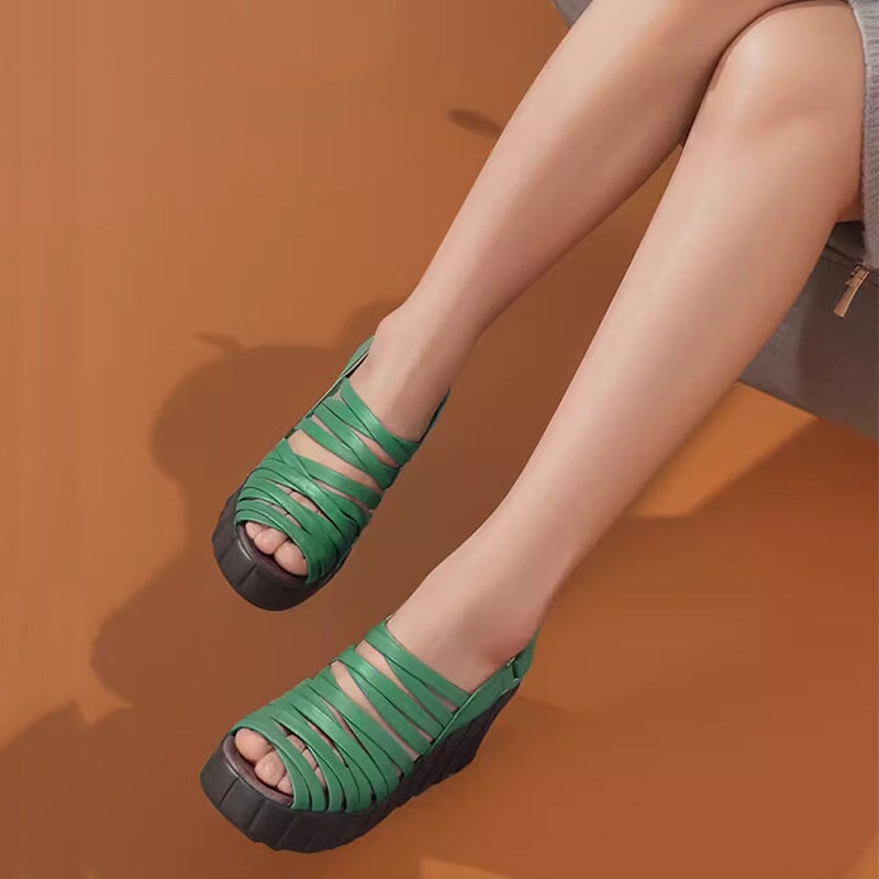  Sandals 