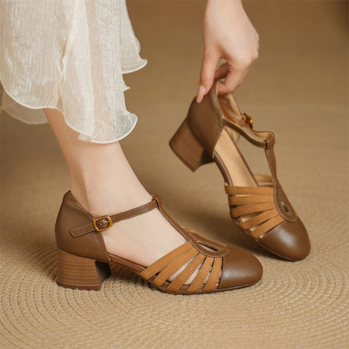  Sandals 