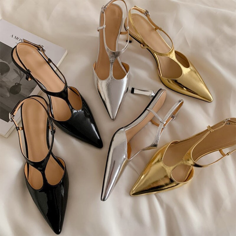  Sandals 
