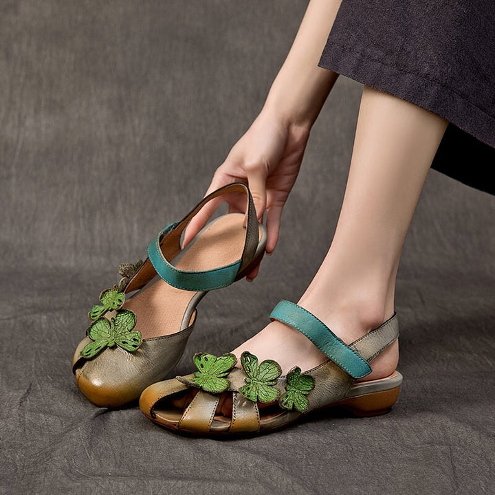  Sandals 