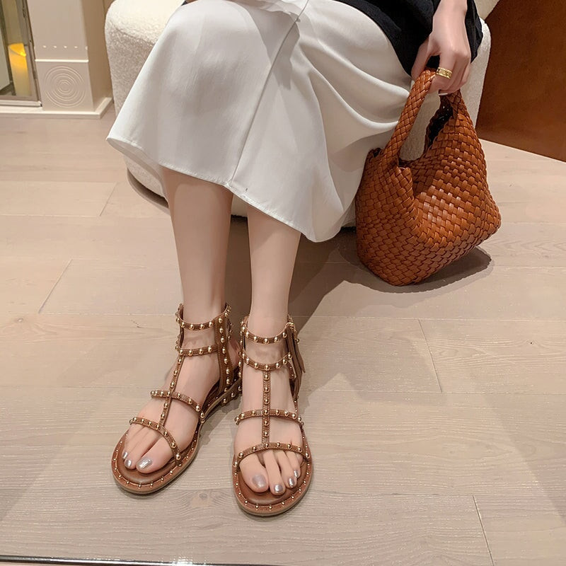  Sandals 