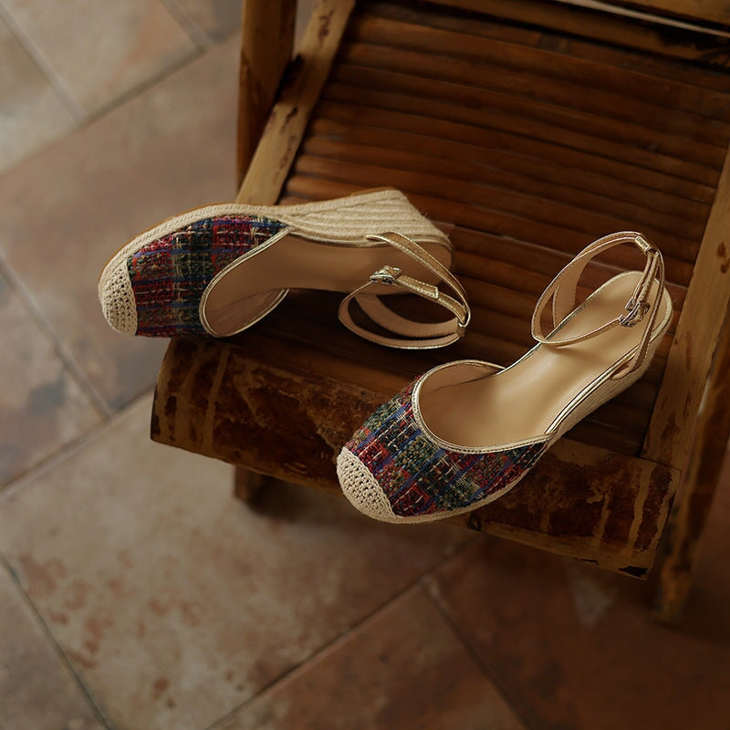  Sandals 