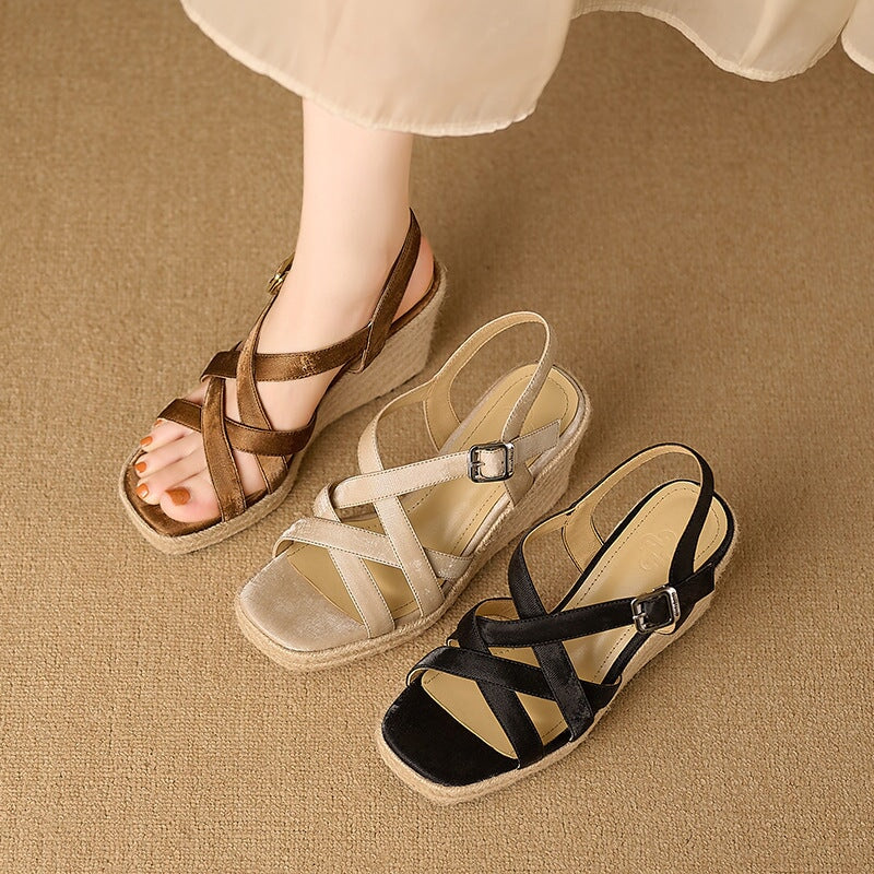  Sandals 