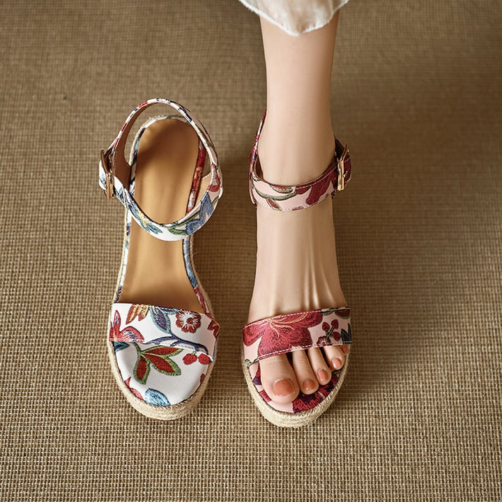  Sandals 