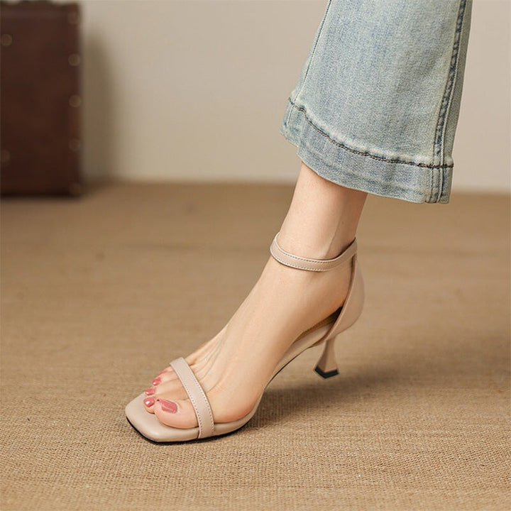  Sandals 