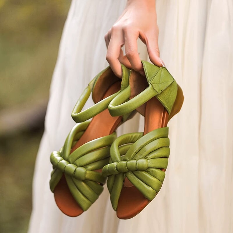  Sandals 
