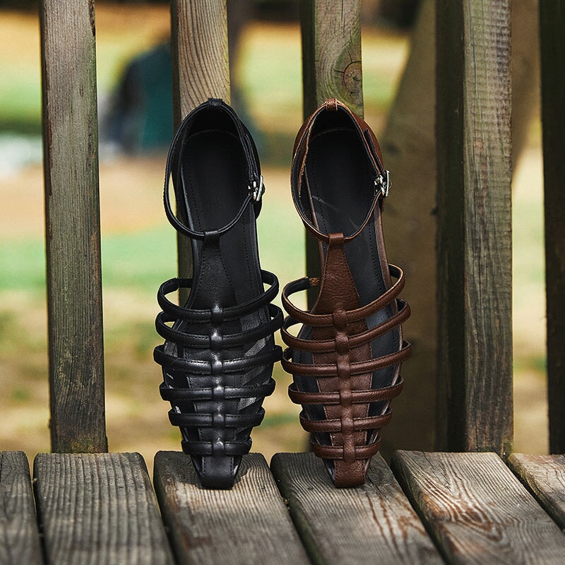  Sandals 