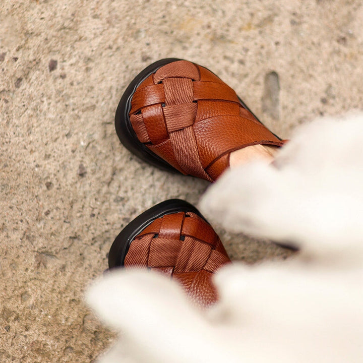  Sandals 
