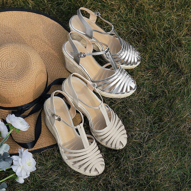  Sandals 