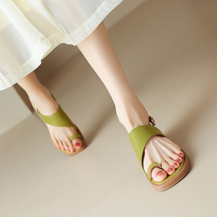  Sandals 
