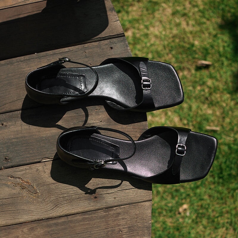  Sandals 