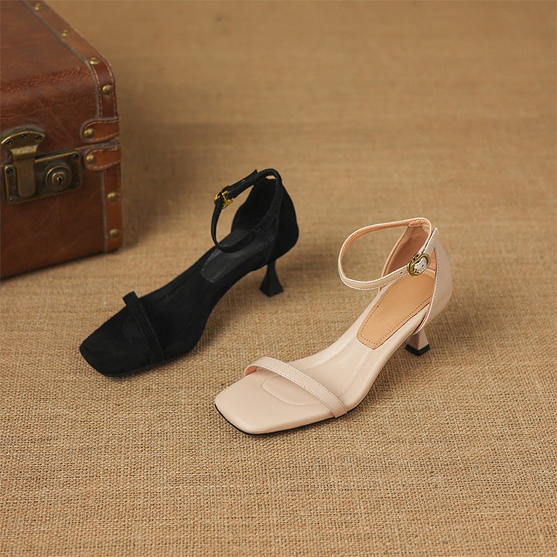  Sandals 