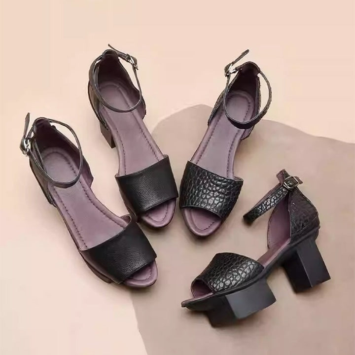  Sandals 