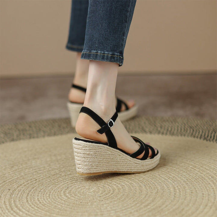  Sandals 
