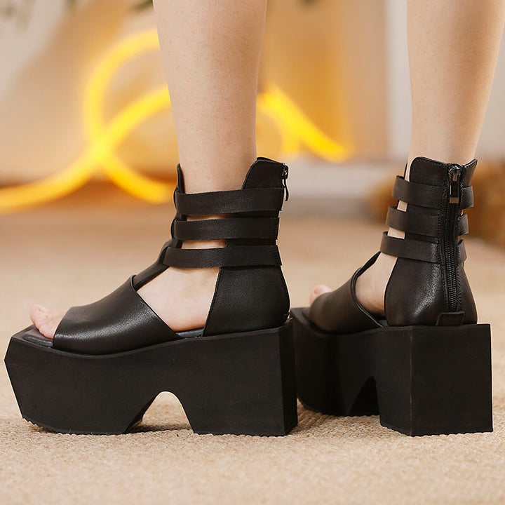  Sandals 