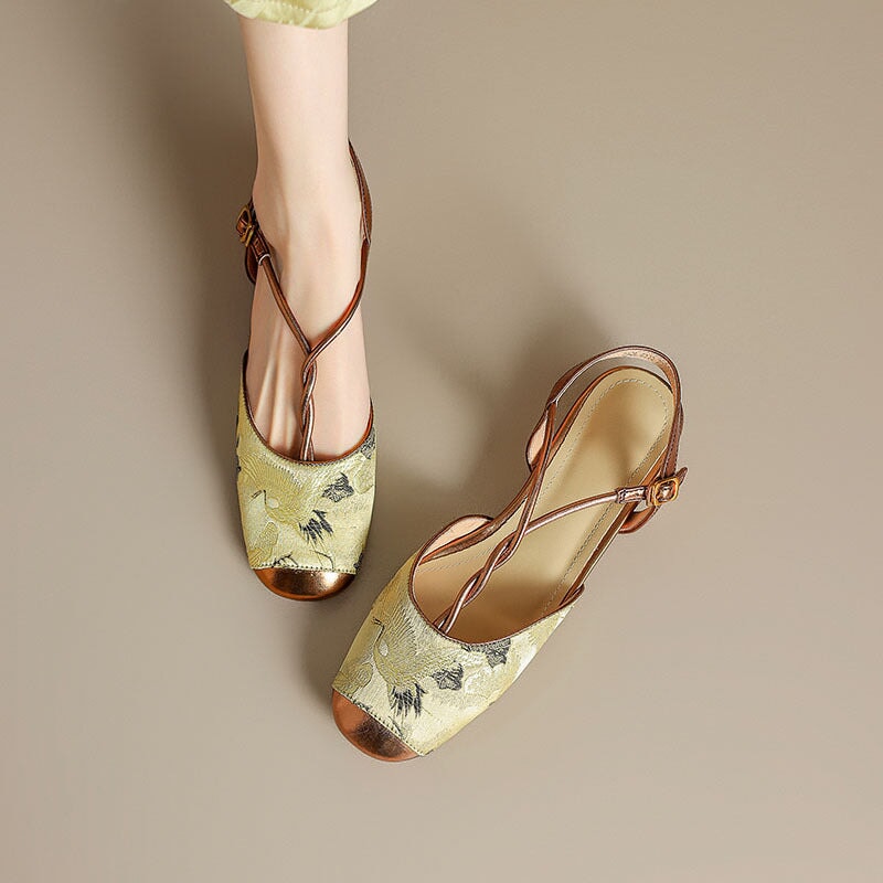  Sandals 