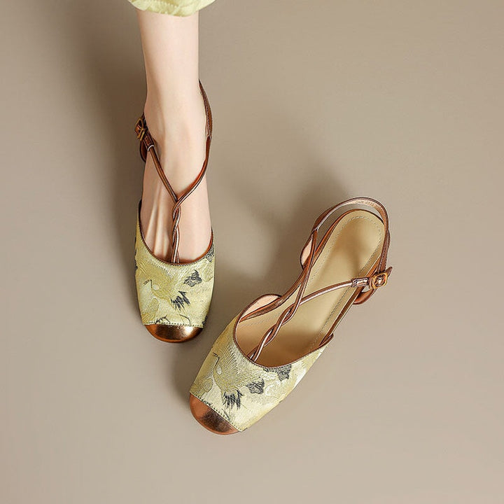  Sandals 