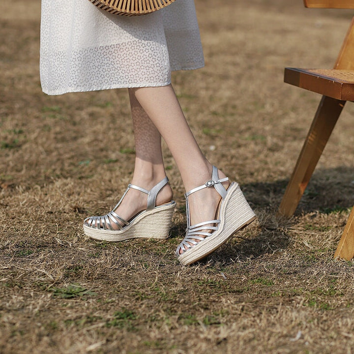  Sandals 
