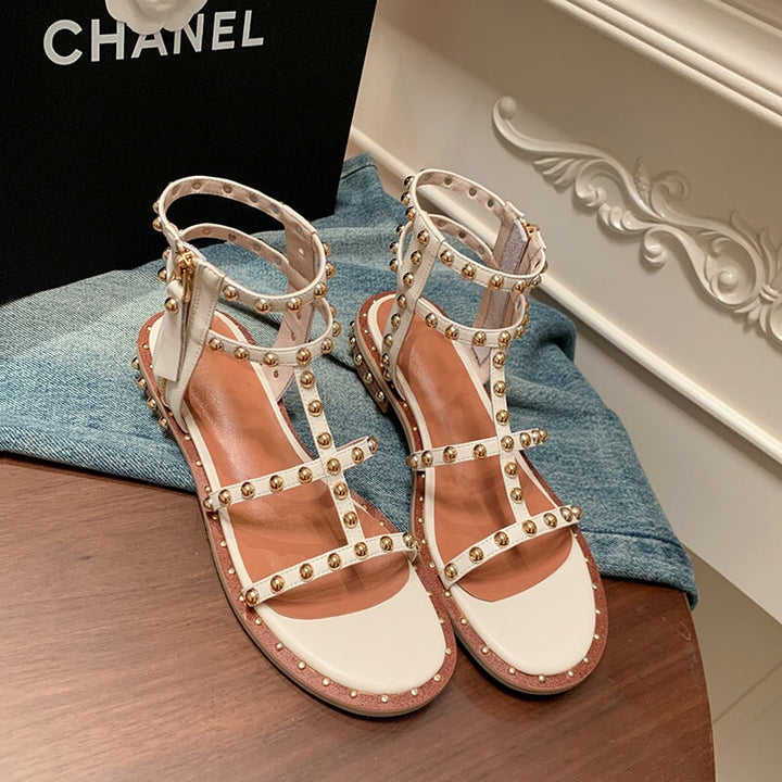  Sandals 