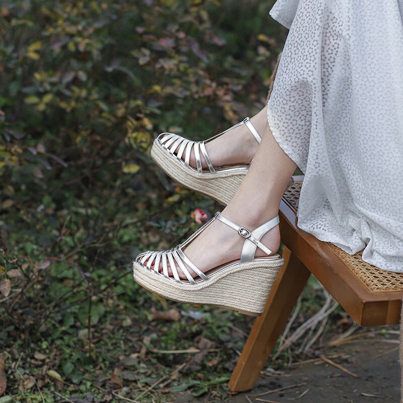  Sandals 