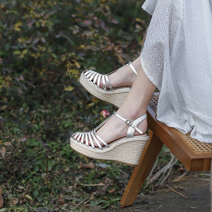  Sandals 