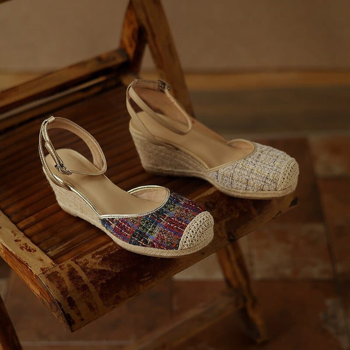  Sandals 