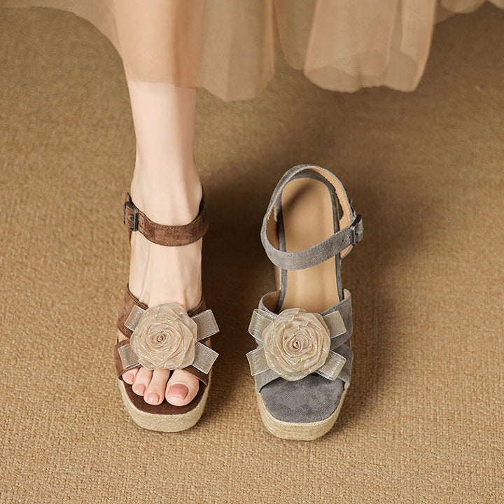  Sandals 