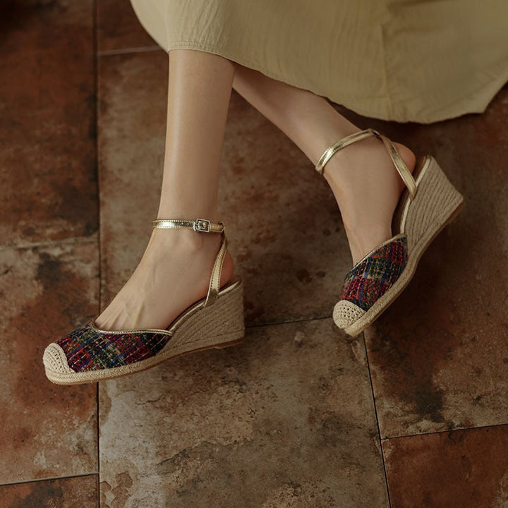  Sandals 